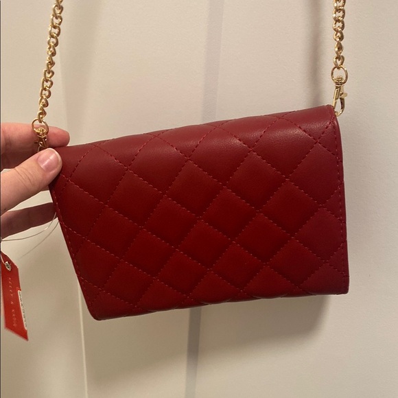 NWT Quilted Red Chain Shoulder Bag - Picture 9 of 9